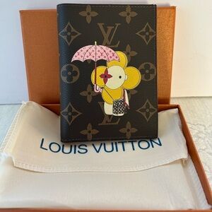 Passport Holder with box